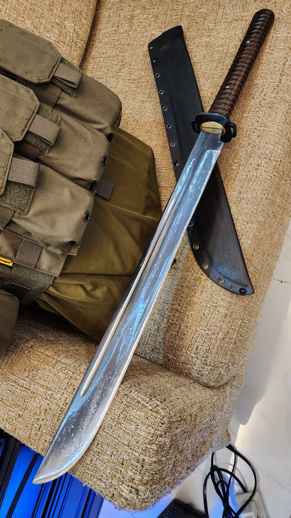 Kaiju Nr 8 Inspired Sword