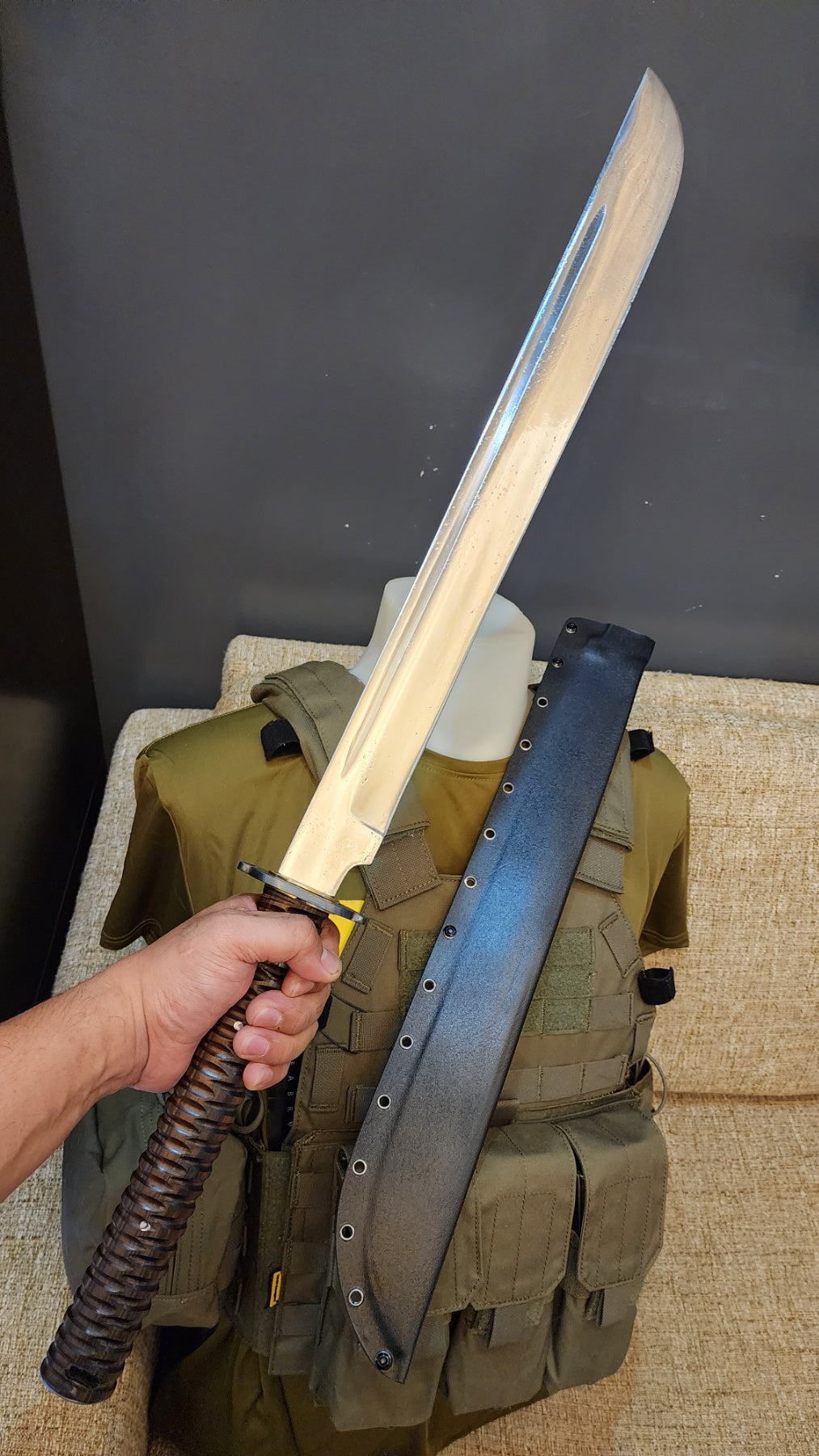 Kaiju Nr 8 Inspired Sword