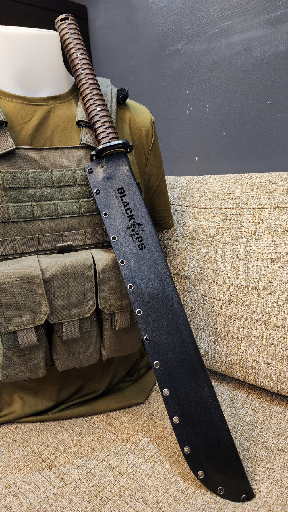 Kaiju Nr 8 Inspired Sword